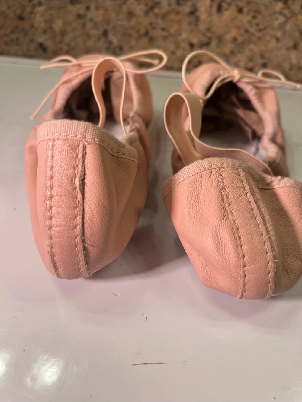 Bloch Girl’s Size 10 Pink Leather Ballet Flats with Elastic Tie NWOT Full Sole